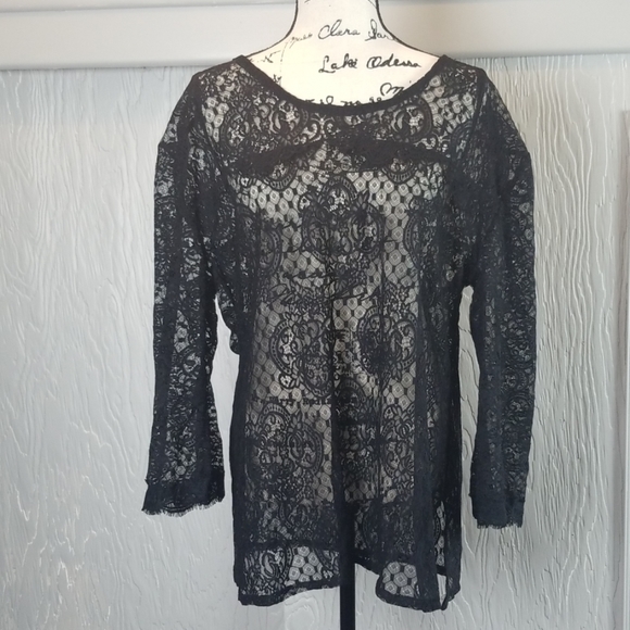 Forever 21 Tops - 🖤 3/$15 🖤 Forever 21 lace top